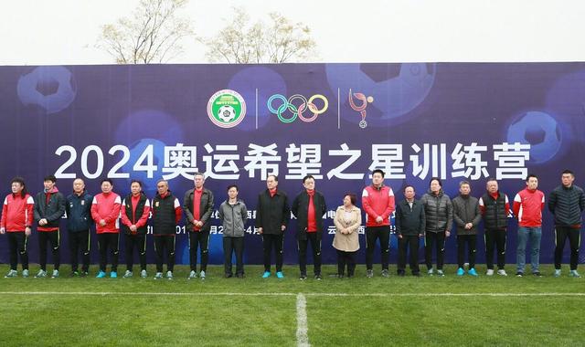球队要做的就是像我们现在一样坚持下去。